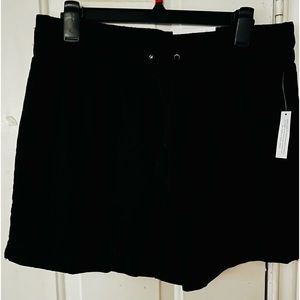 NWT westbound, the island short, mid rise size L misses linen blend